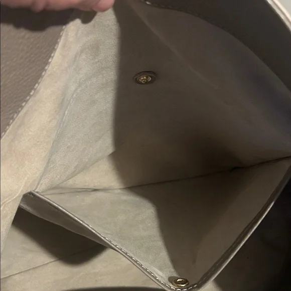 Chic Taupe Leather Tote Bag EUC ❤️❤️❤️ - Picture 11 of 12